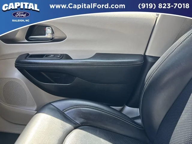 Used 2023 Gray Chrysler Touring L image 27