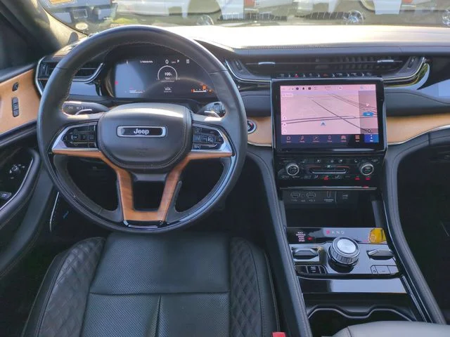 Used 2024 Gray Jeep Summit Reserve image 31