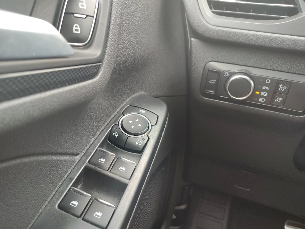 Used 2024 Iconic Silver Metallic Ford ST-Line image 18