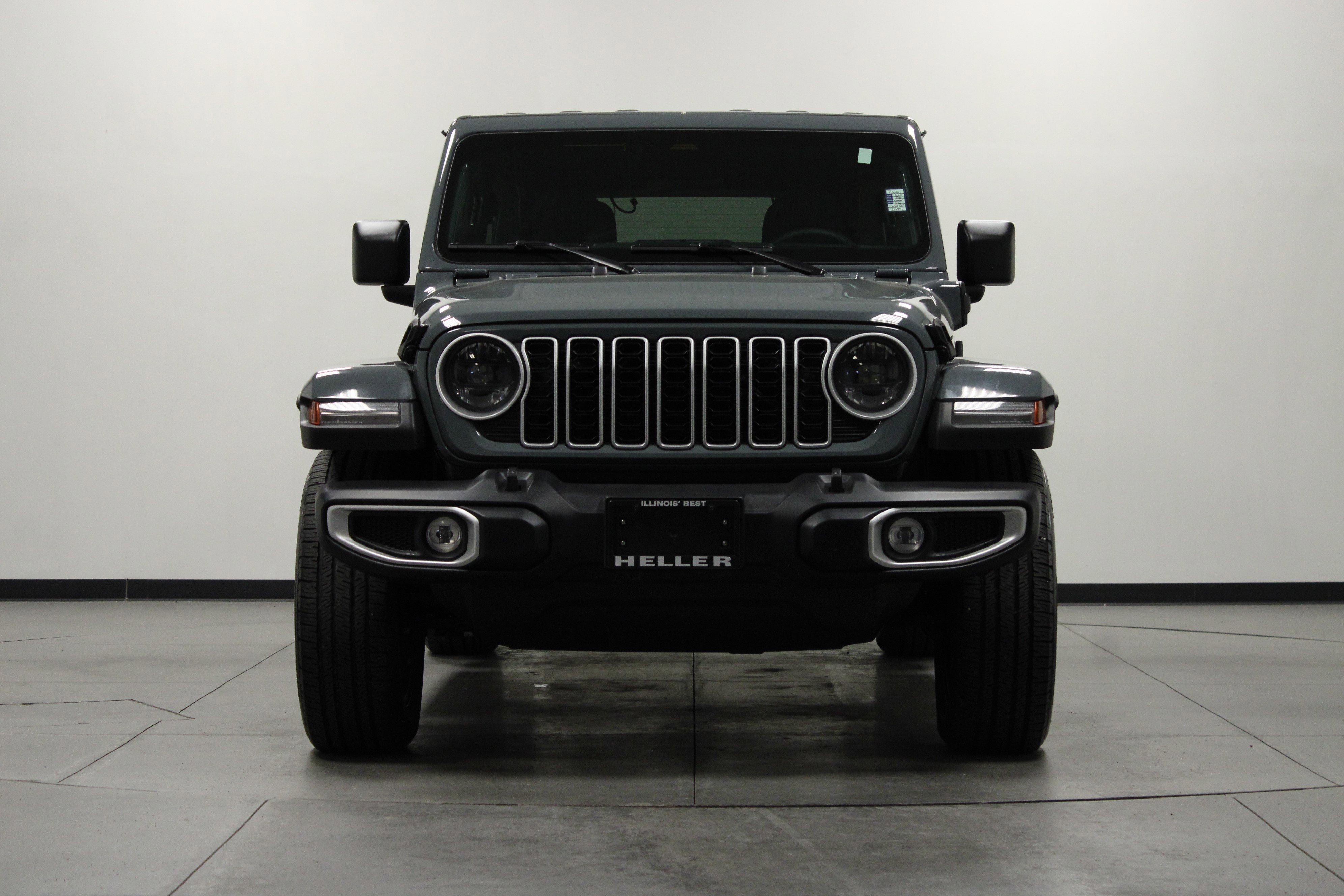 Used 2025 Anvil Clear Coat Jeep Sahara image 9
