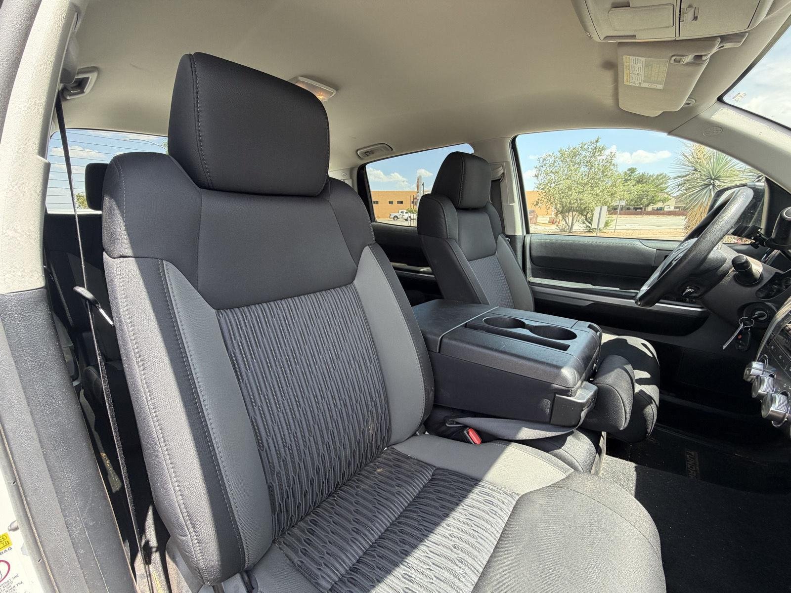 Used 2017 Super White Toyota SR5 image 18