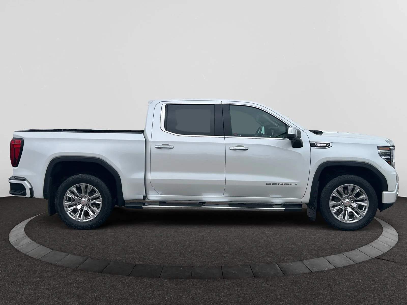 Used 2023 White GMC Denali Crew Cab image 6