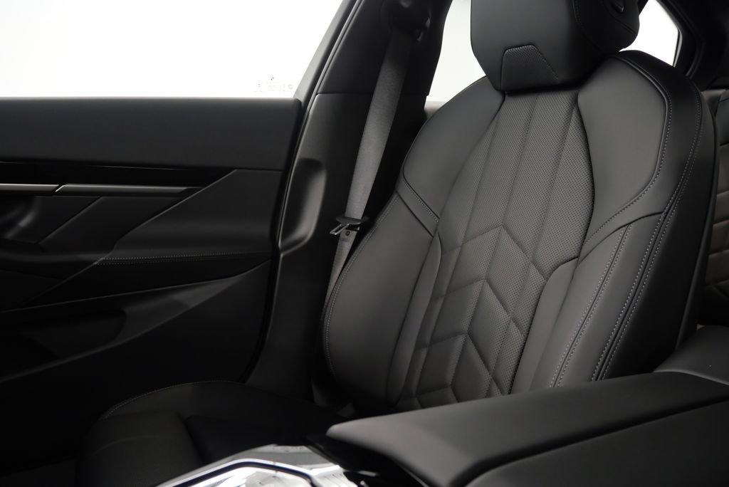 2025 BMW 5 Series 530i - Photo 26