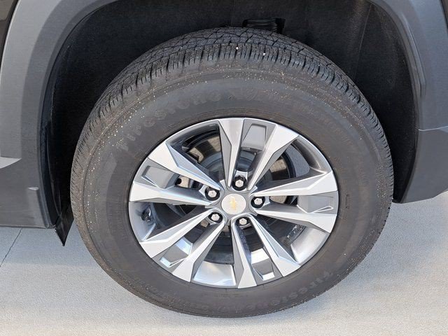 Used 2025 Mosaic Black Metallic Chevrolet LT image 32