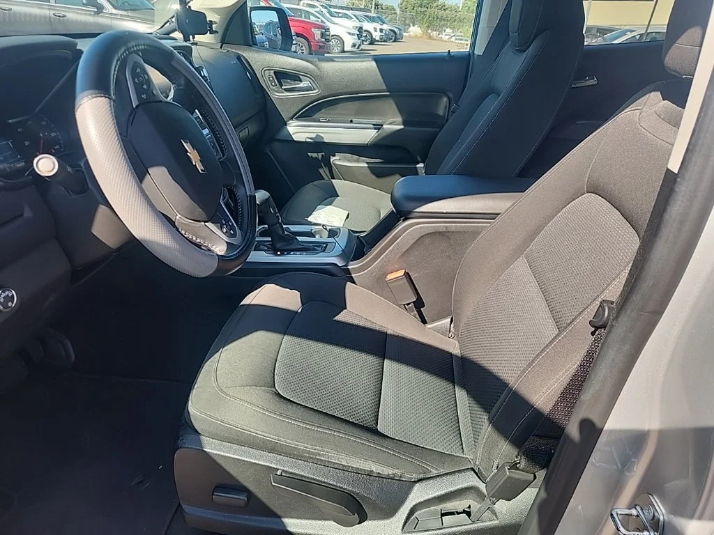 Used 2016 Silver Chevrolet LT image 18