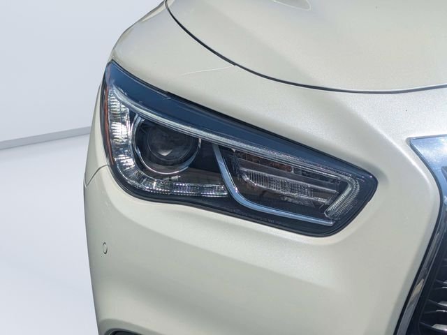 Used 2019 White INFINITI LUXE image 9