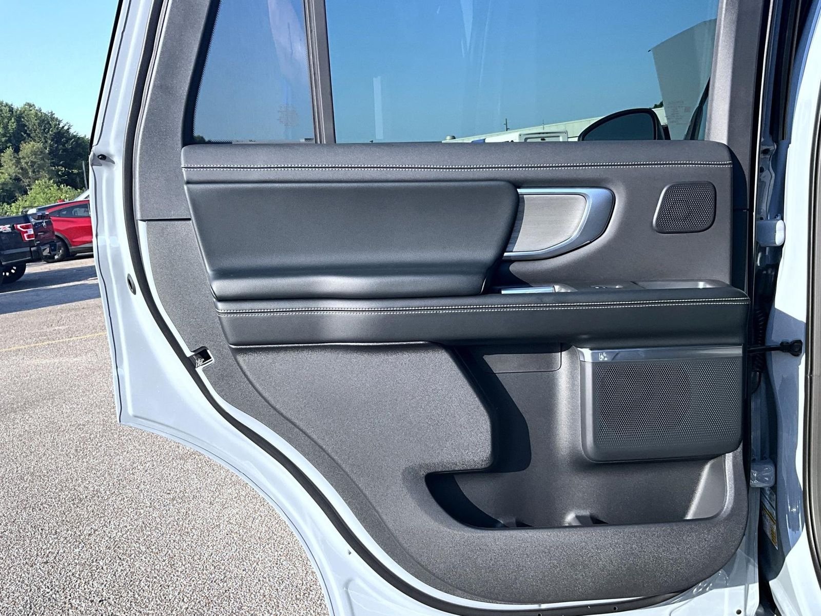 New 2027 Glacier Gray Metallic Tri-Coat Ford Platinum image 26