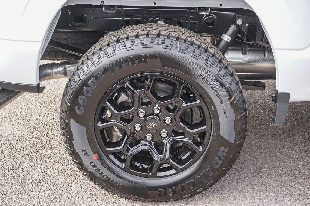 New 2026 Oxford White Ford XLT image 8