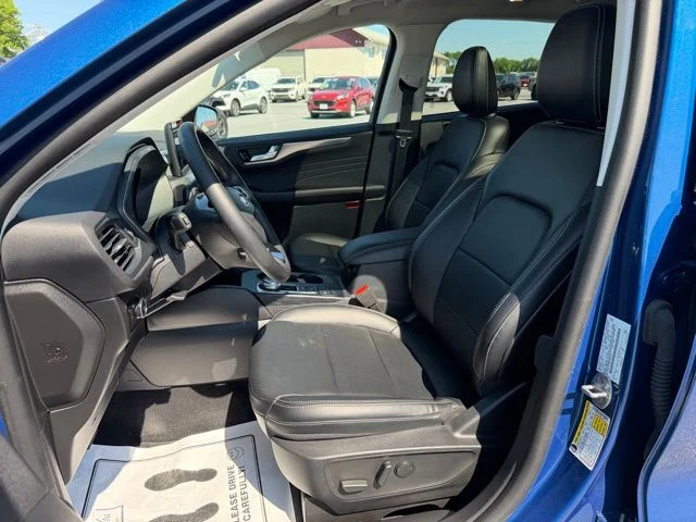Certified Used 2022 Blue Metallic Ford Titanium image 12