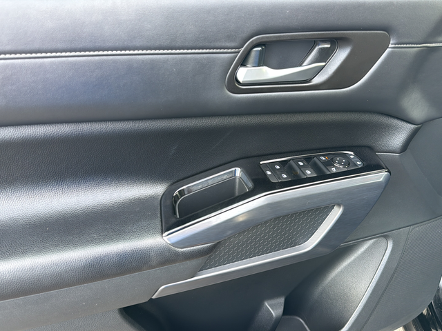Used 2023 Black Nissan SL image 29