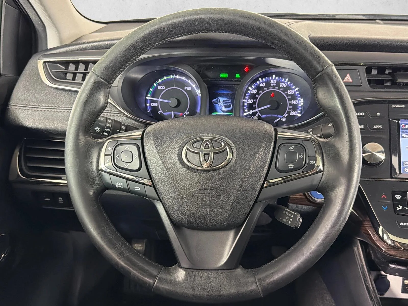 Used 2015 White Toyota XLE Touring image 25
