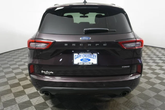Used 2023 Cinnabar Red Metallic Ford ST-Line image 4