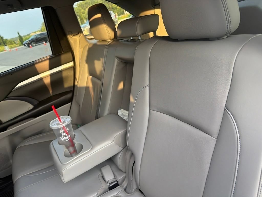 Used 2019 Predawn Gray Mica Toyota SE image 18