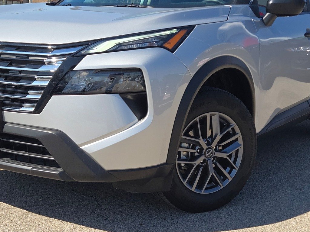 Certified Used 2025 Silver Nissan S image 4