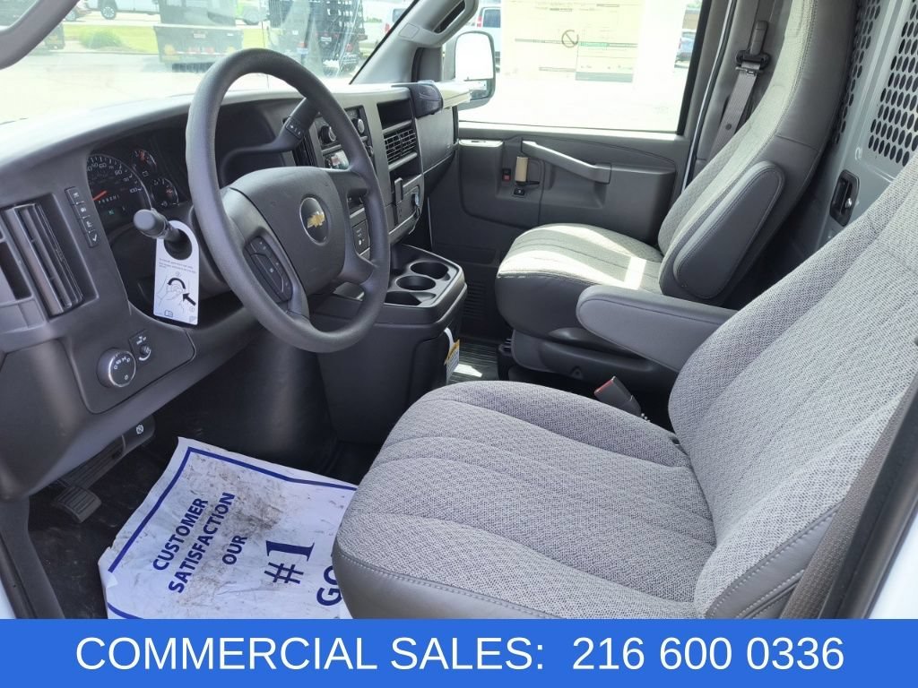 2025 Chevrolet Express Cargo Work Van - Photo 18