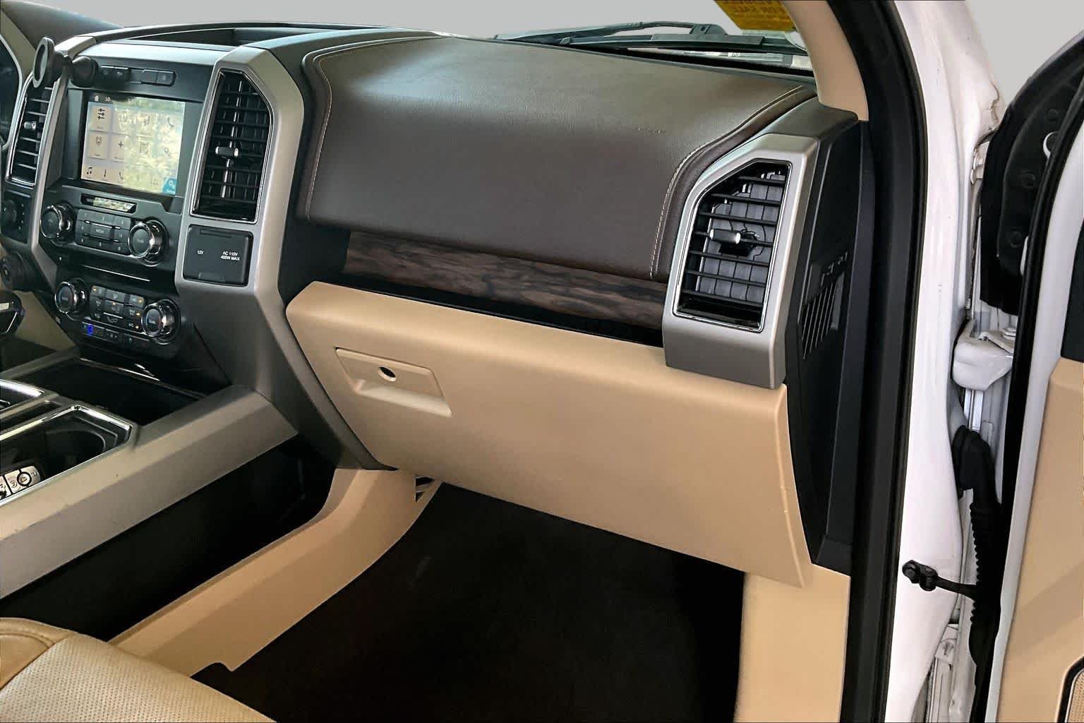 Used 2018 White Platinum Metallic Tri-Coat/Stone Gray Ford LARIAT image 18