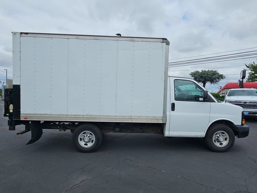 Used 2016 Summit White Chevrolet Work Van image 7