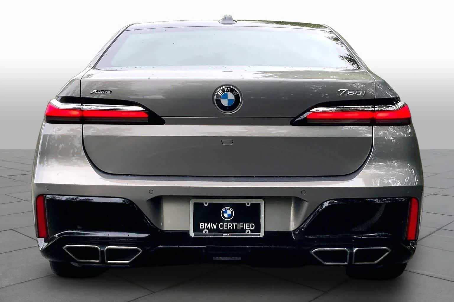 Certified Used 2023 Oxide Grey Met BMW 760i xDrive image 4
