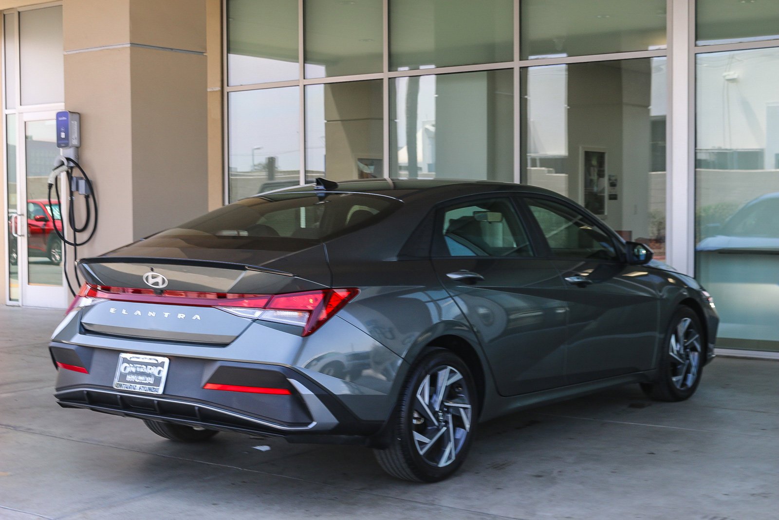 2025 Hyundai Elantra SEL - Photo 9