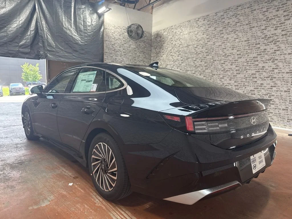New 2026 Carbon Blue Hyundai Limited image 5