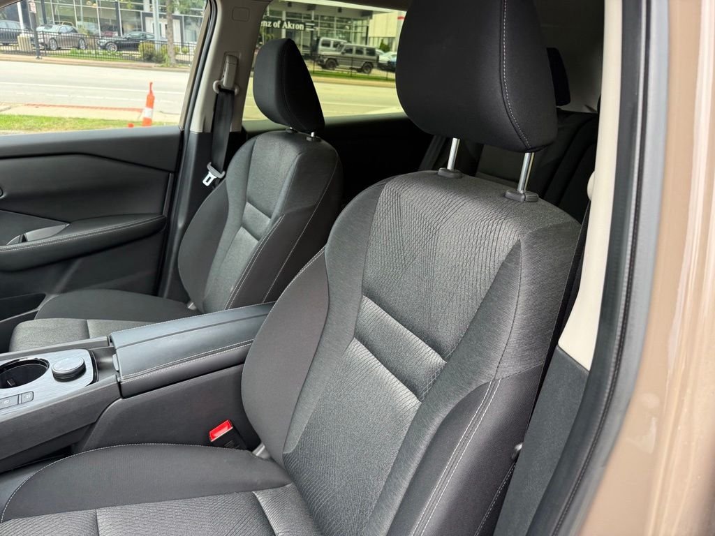 Used 2024 Beige/tan Nissan SV image 10