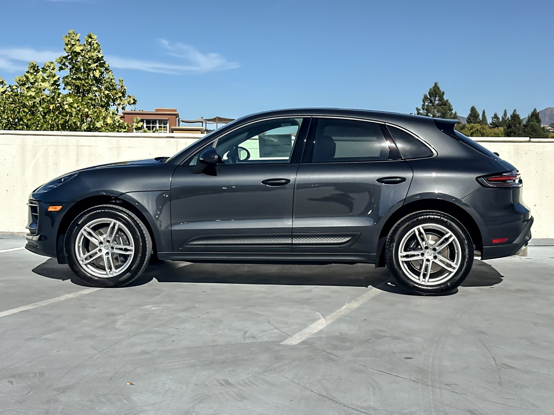 New 2026  Porsche Macan (AWD) image 3