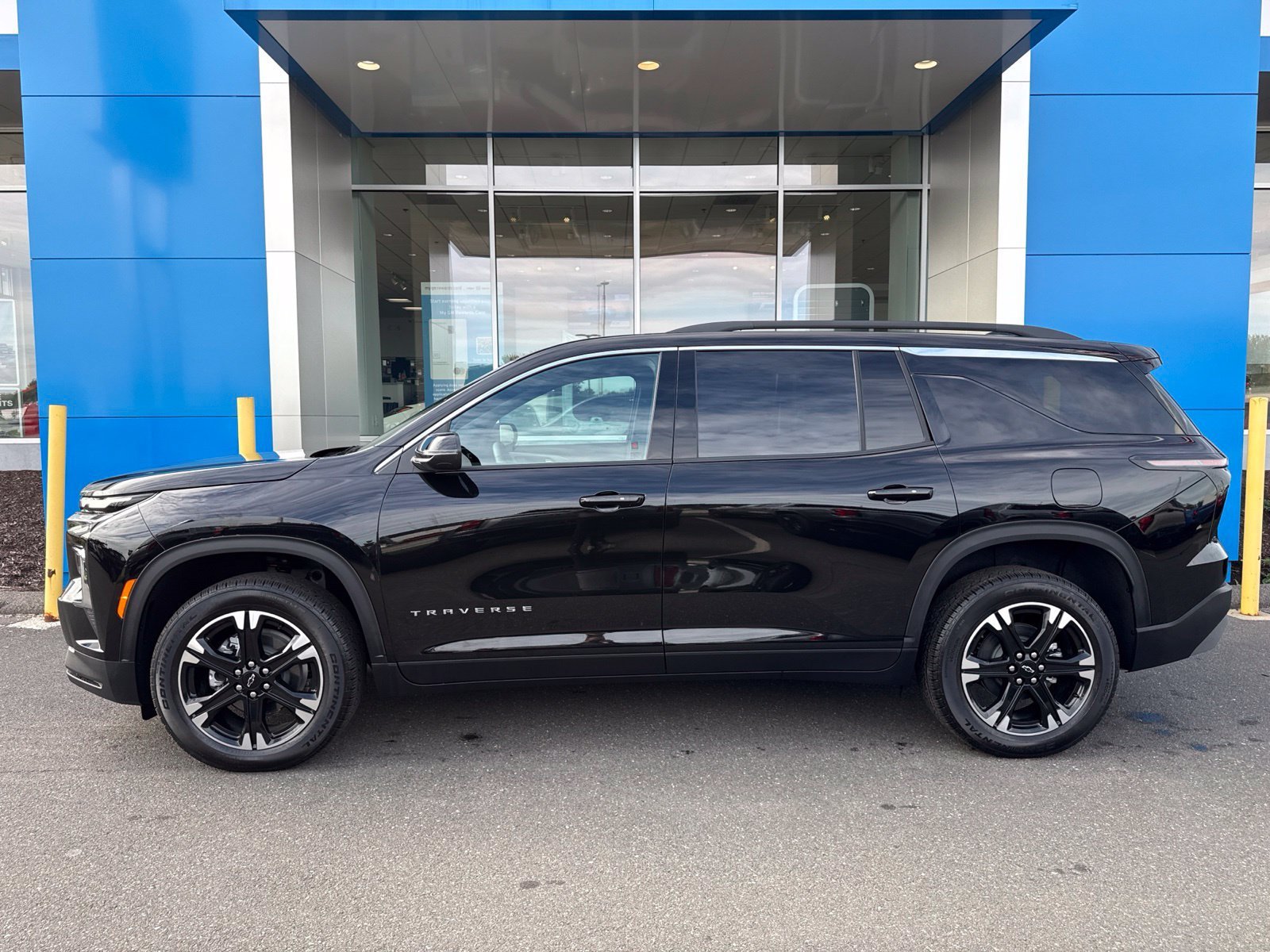 New 2027 Mosaic Black Metallic Chevrolet LT with Sun and Wheel Package image 9