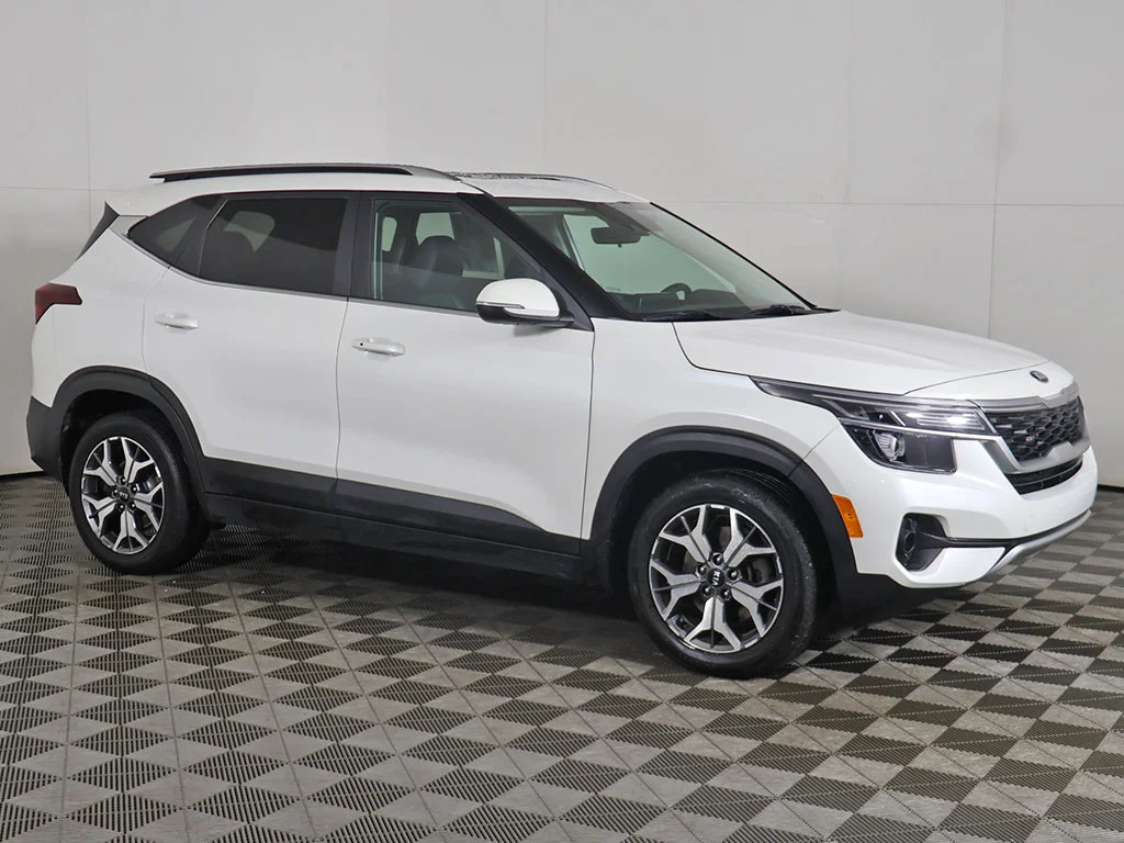 Used 2021 White Kia EX image 15