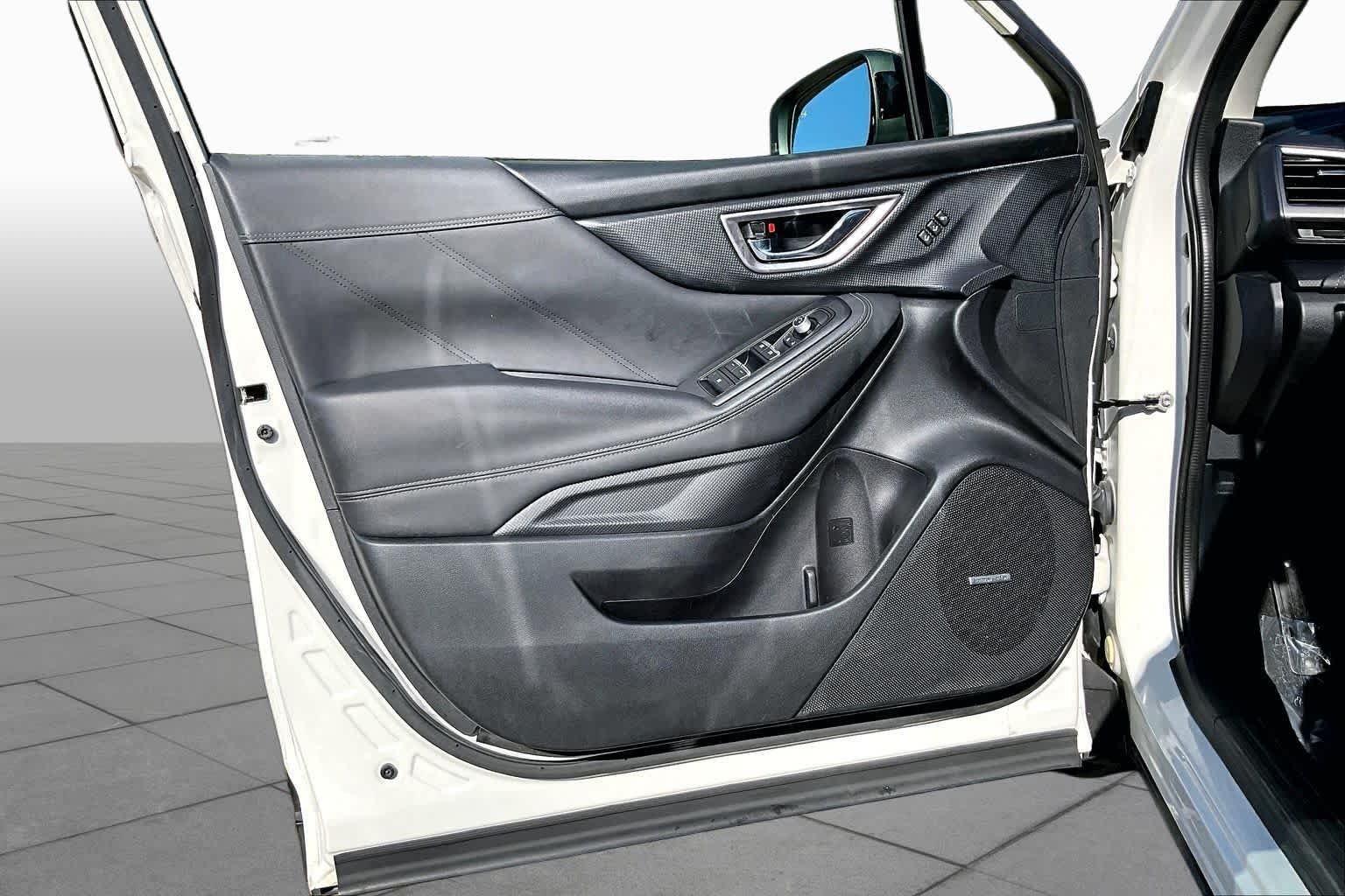 Used 2022 Crystal White Pearl Subaru Touring image 22