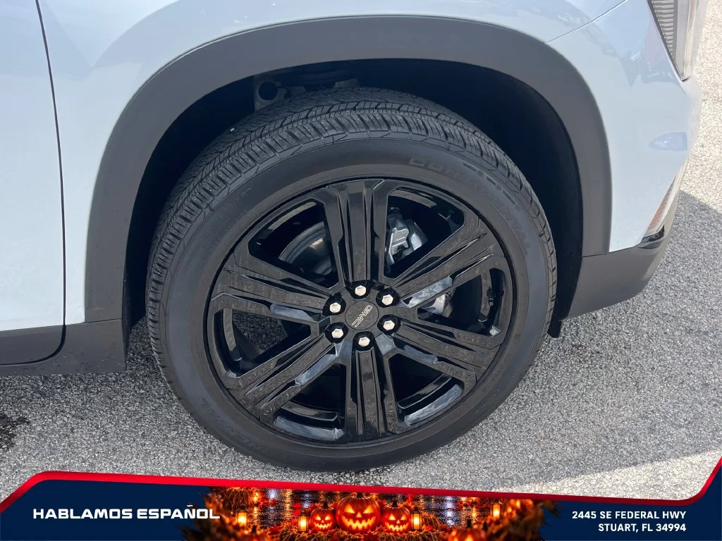 New 2026 Glacier White Tricoat GMC Elevation image 22