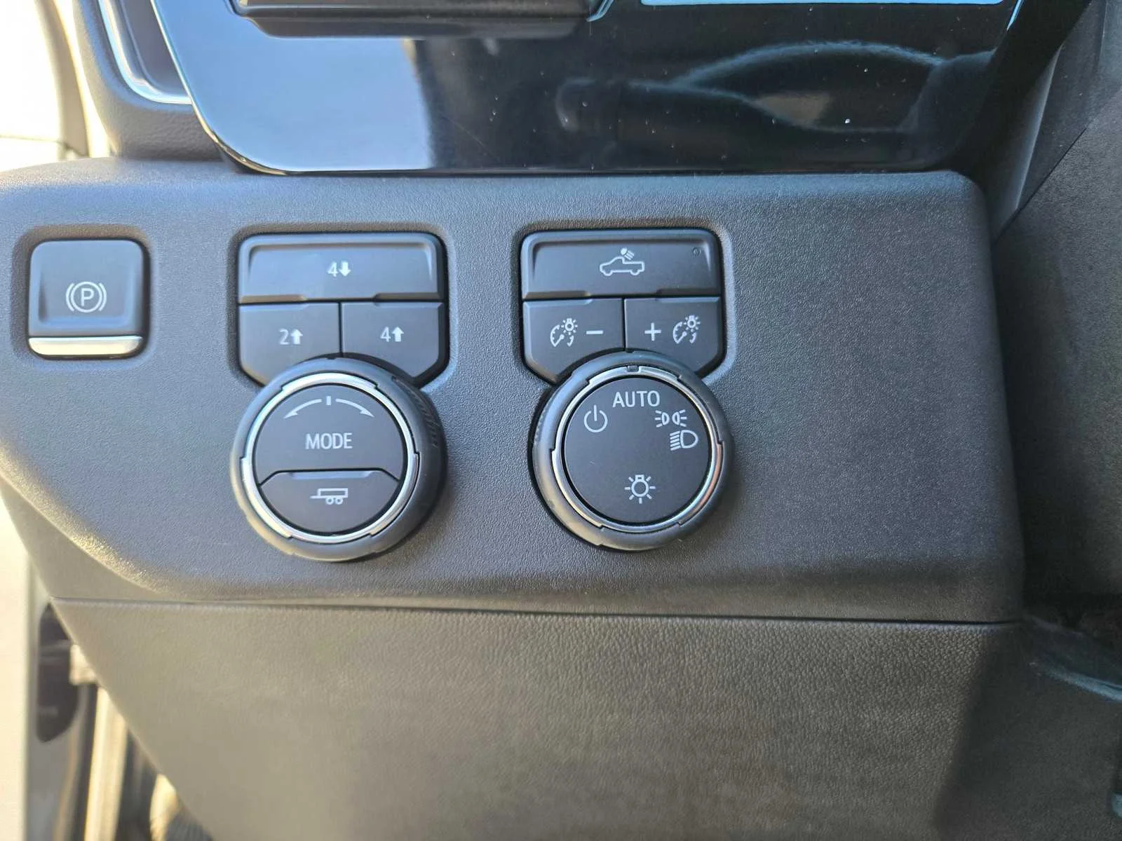 Used 2024 Sterling Gray Metallic Chevrolet LT image 21