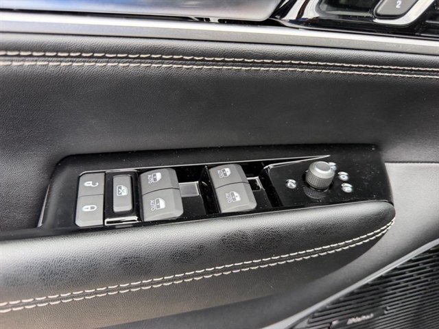 New 2026 High Gloss Black Exterior Paint Jeep Limited Reserve image 22