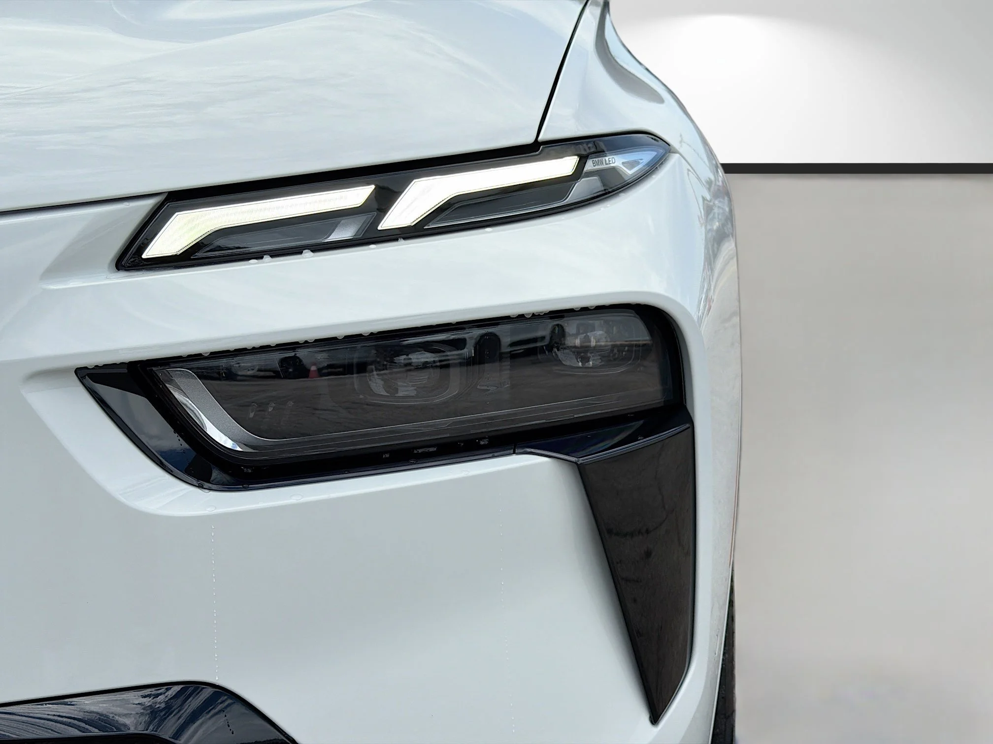 New 2027 Alpine White BMW xDrive40i image 9
