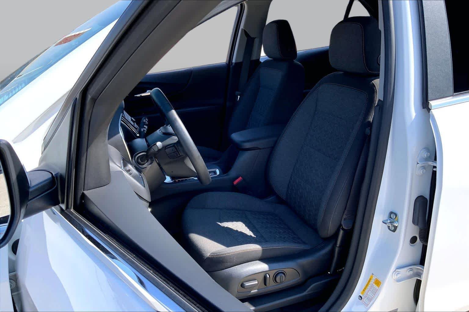 Used 2023 Summit White Chevrolet LT image 8