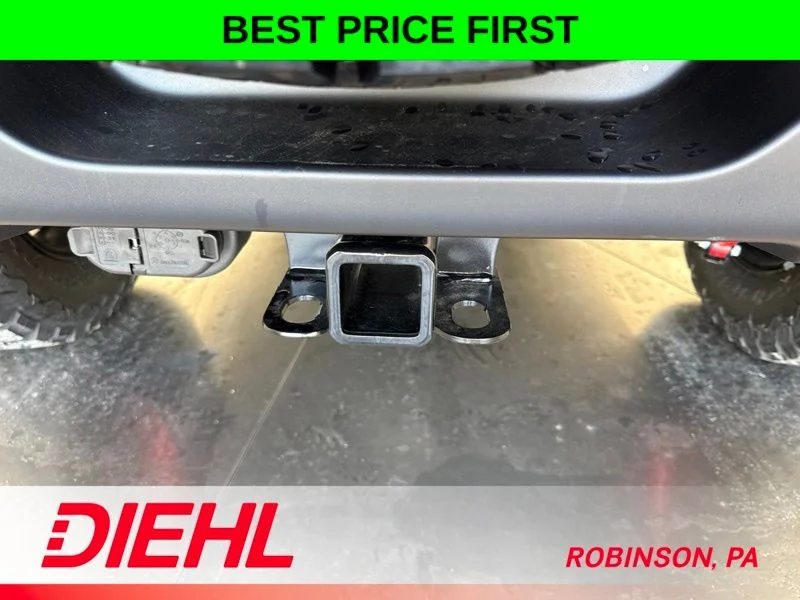 New 2026 Bright White Clear-Coat Exterior Paint Jeep Rubicon image 9