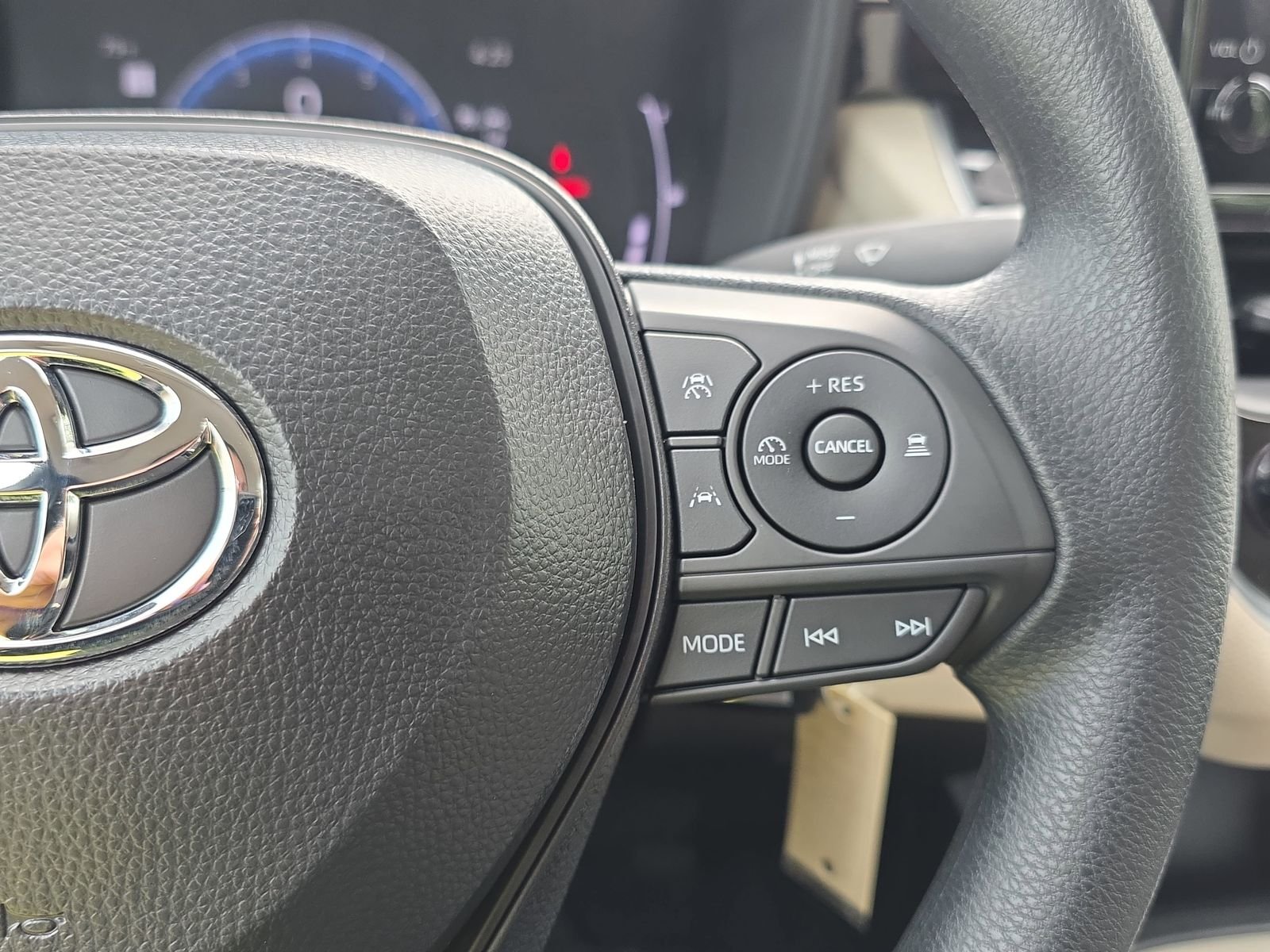 Used 2026  Toyota LE image 17