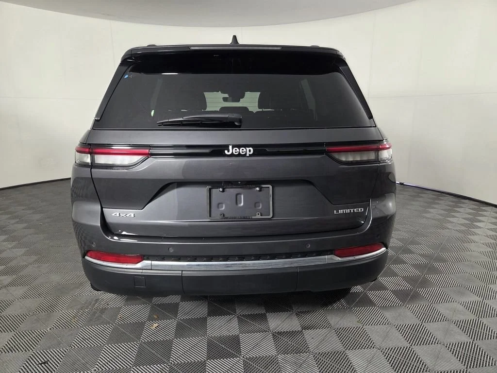 Used 2025 Baltic Gray Metallic Clearcoat Jeep Limited image 8