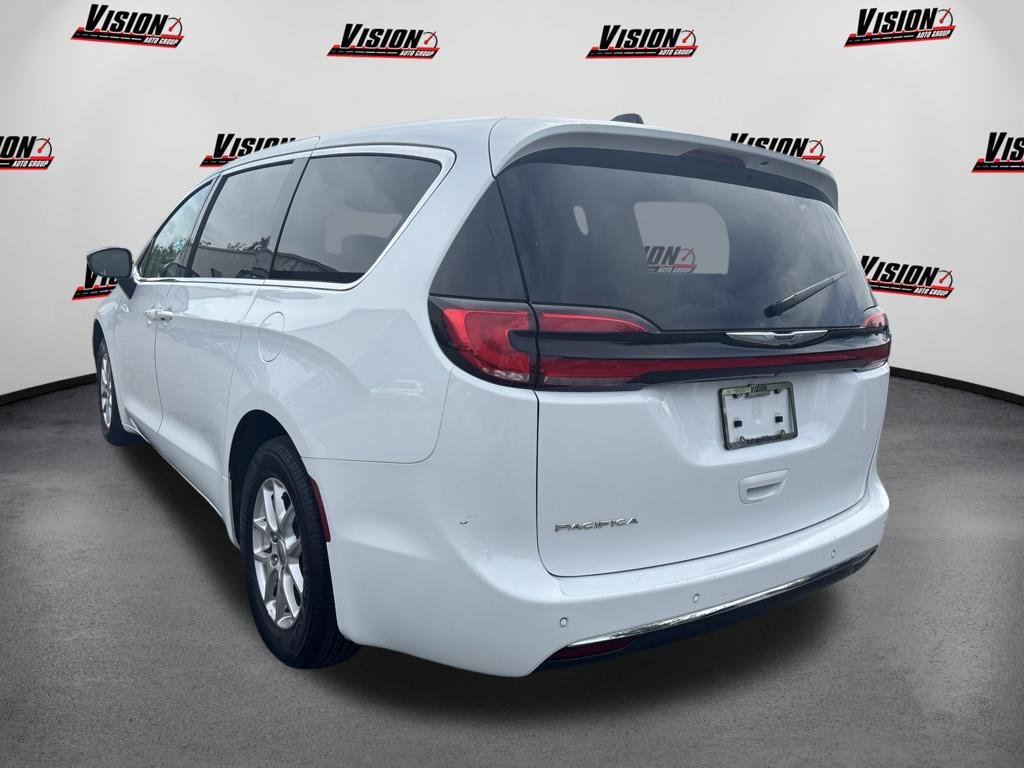 Used 2024 White Chrysler Touring L image 7