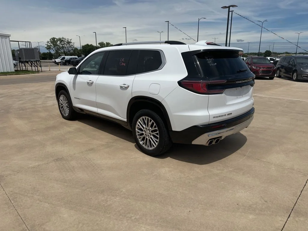 Used 2025 White GMC Denali image 33