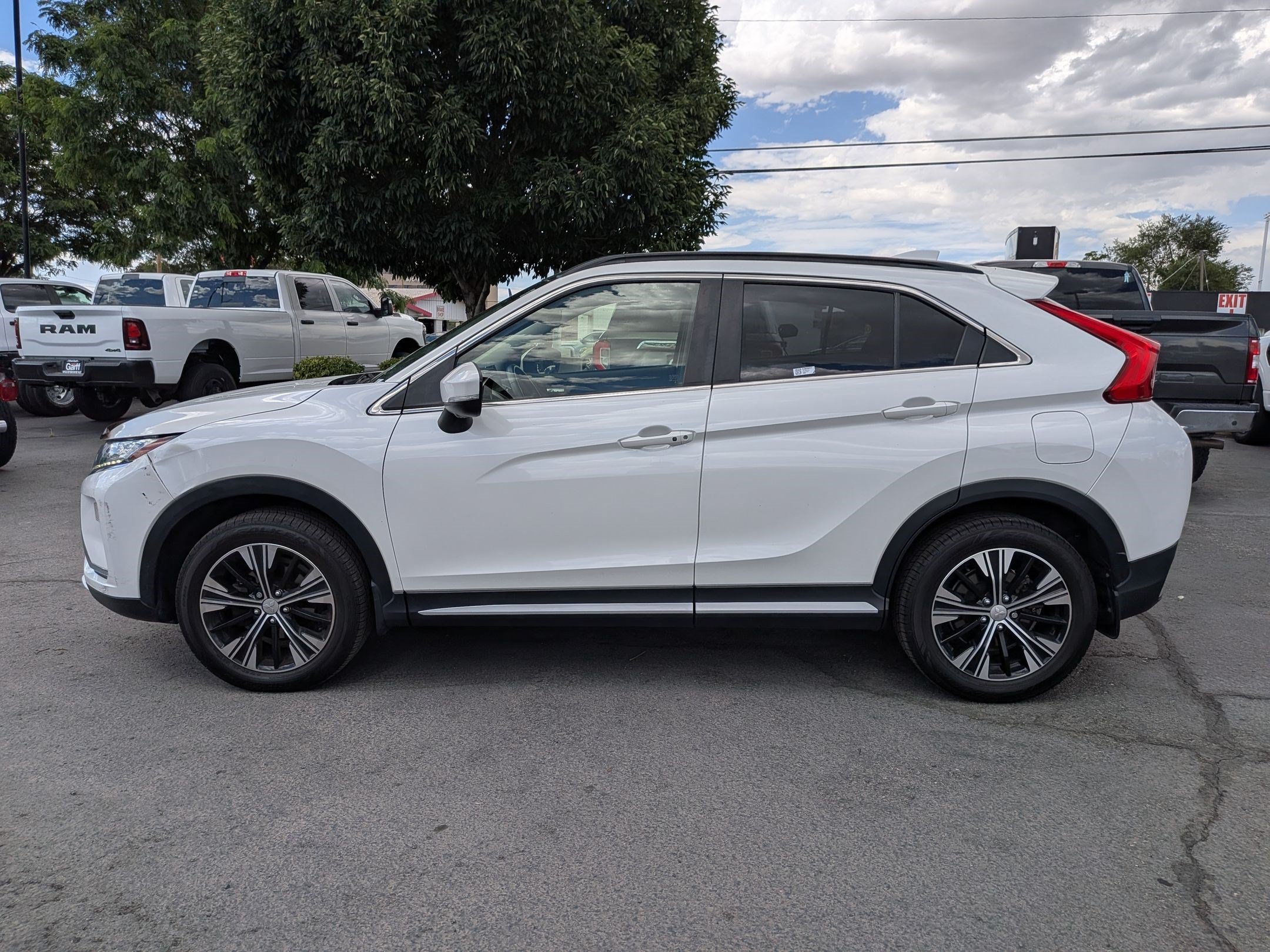 Used 2019 White Mitsubishi SE image 7