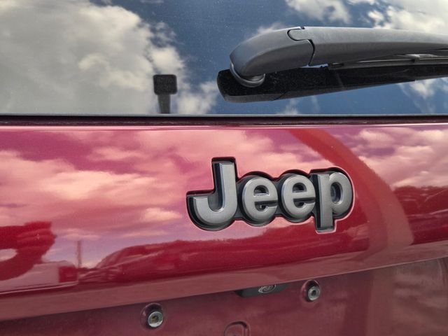 Certified Used 2021 Red Jeep Latitude Lux image 5
