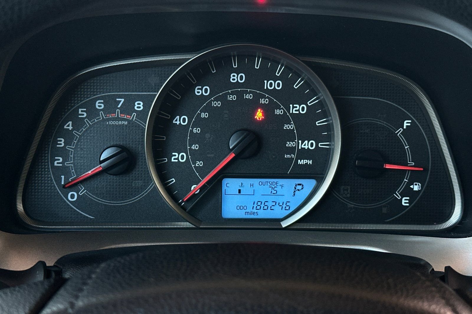 Used 2015 White Toyota XLE image 31