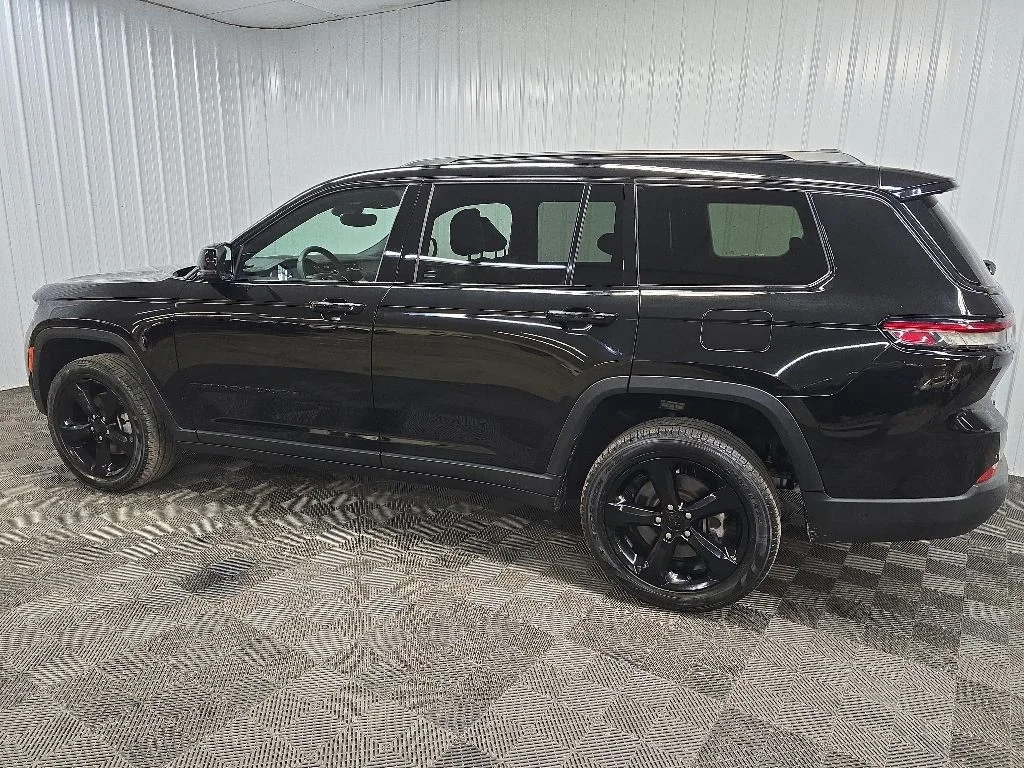 Used 2024 Black Jeep Limited image 4