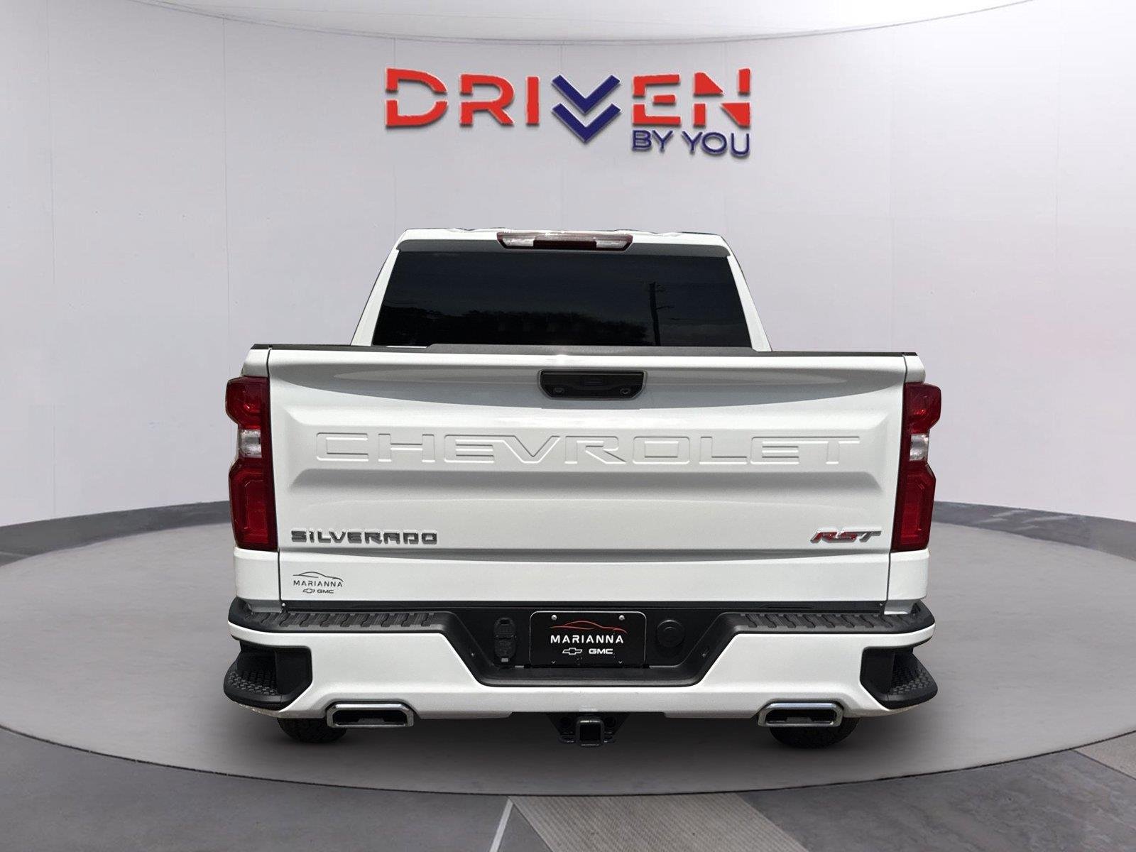 New 2026 Summit White Chevrolet RST image 5