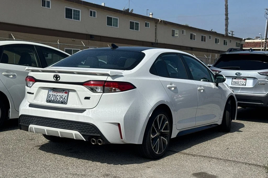 Used 2022 White Toyota SE image 5