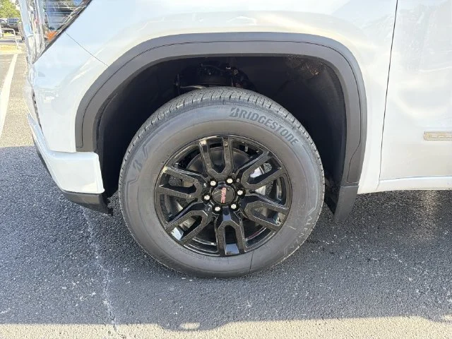 New 2026 Summit White GMC Elevation image 35