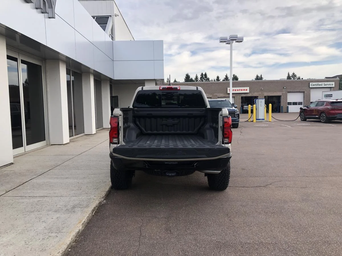 New 2026 White Chevrolet 4wd Crew Cab Zr2 image 7