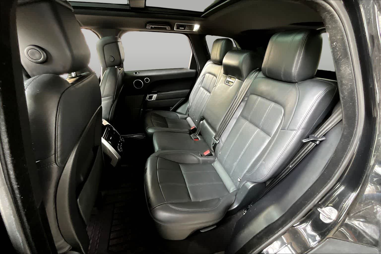 Used 2022 Santorini Black Metallic Land Rover HSE Silver Edition image 19