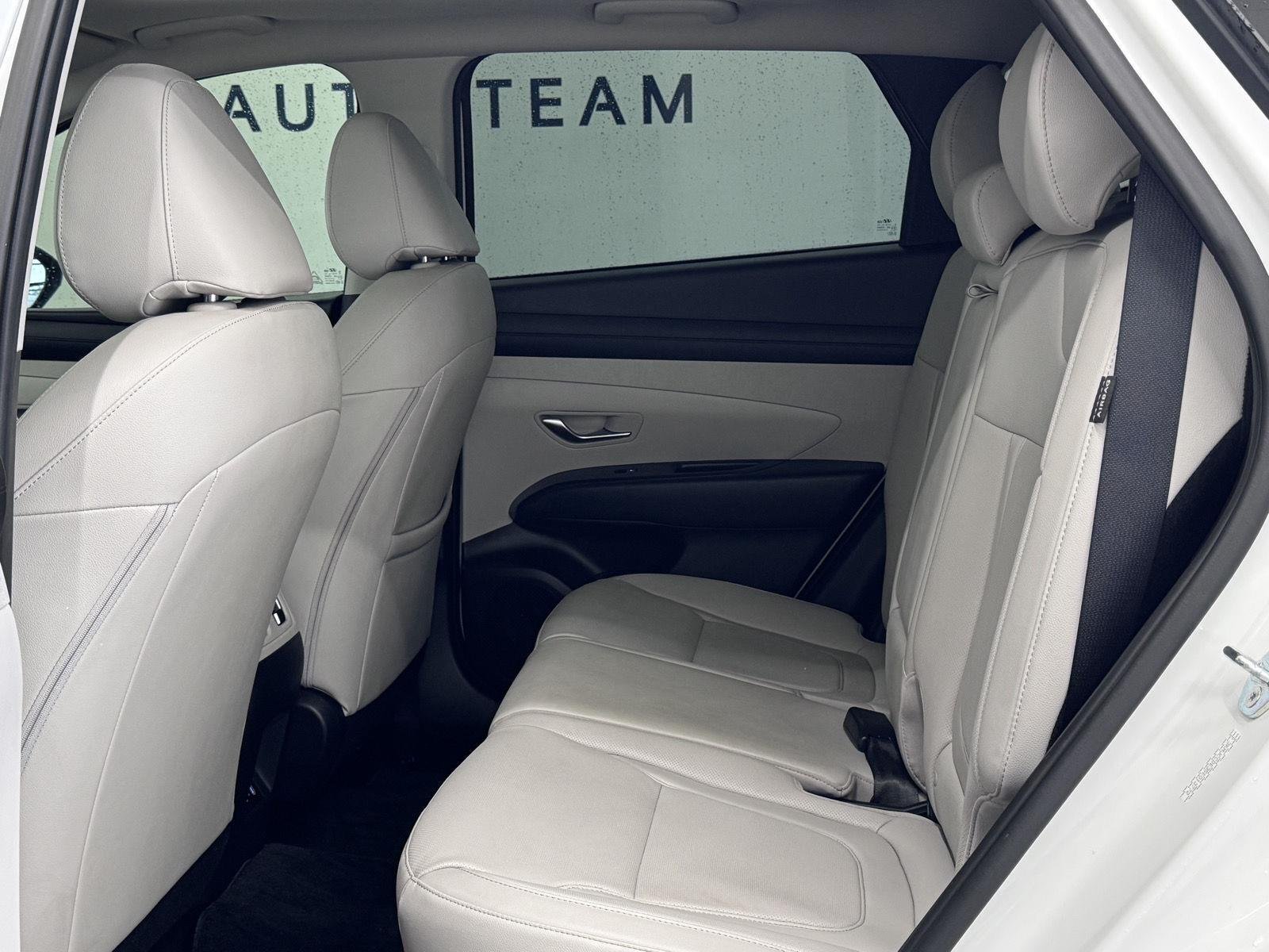 Used 2025 Serenity White Pearl Hyundai SEL Convenience image 20