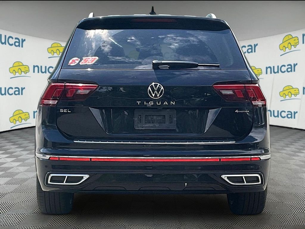 Used 2024 Black Volkswagen 2.0T SEL R-Line image 4